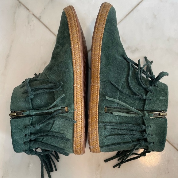 Ugg Australia green suede leather fringe moccasin flat ankle booties size 7 EUC - Picture 5 of 9